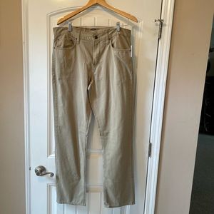 Old Navy Men’s Straight Fit Khakis, 34X32, NWT